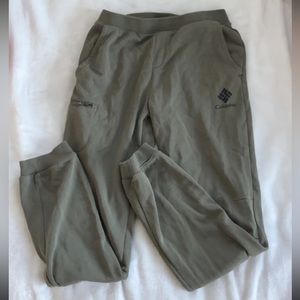 Green Columbia sweats for kids, rarely used.